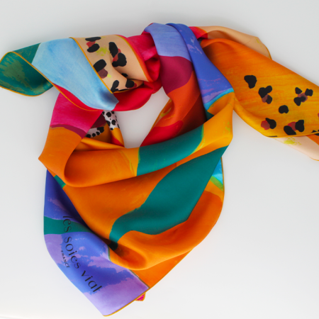 foulard en soie rouge