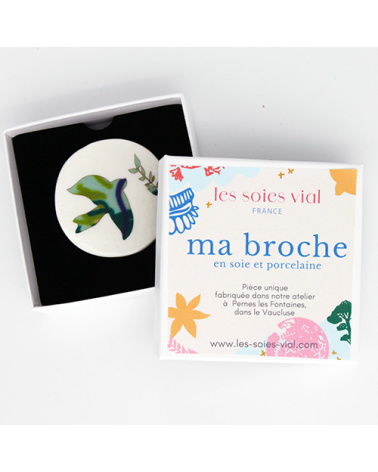 broche colombe soie et porcelaine