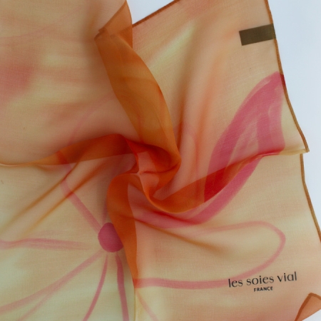 Carré de soie peint à la main