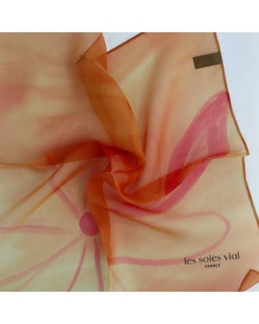 carré de soie jaune orangé