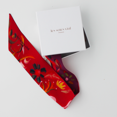 bracelet de soie rouge