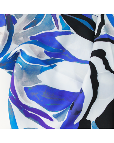 blue and white silik stole