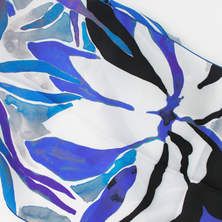foulard en soie bleu et blanc