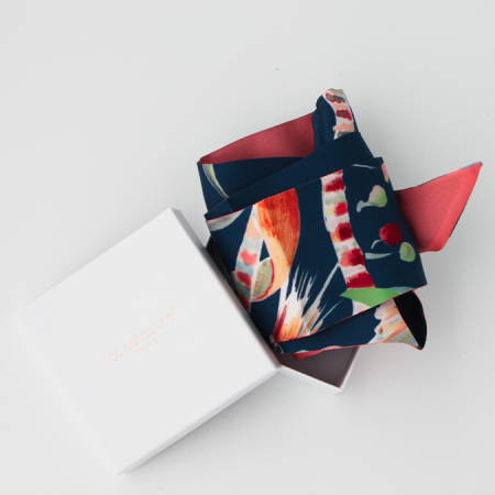 bandeau de soie bleu marine et rose