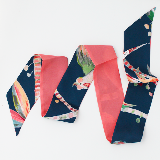 bandeau de soie bleu marine et rose