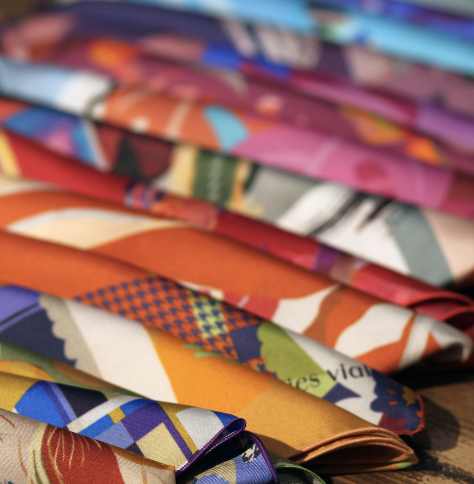 Atelier boutique de foulards en soie, à Pernes les fontaines